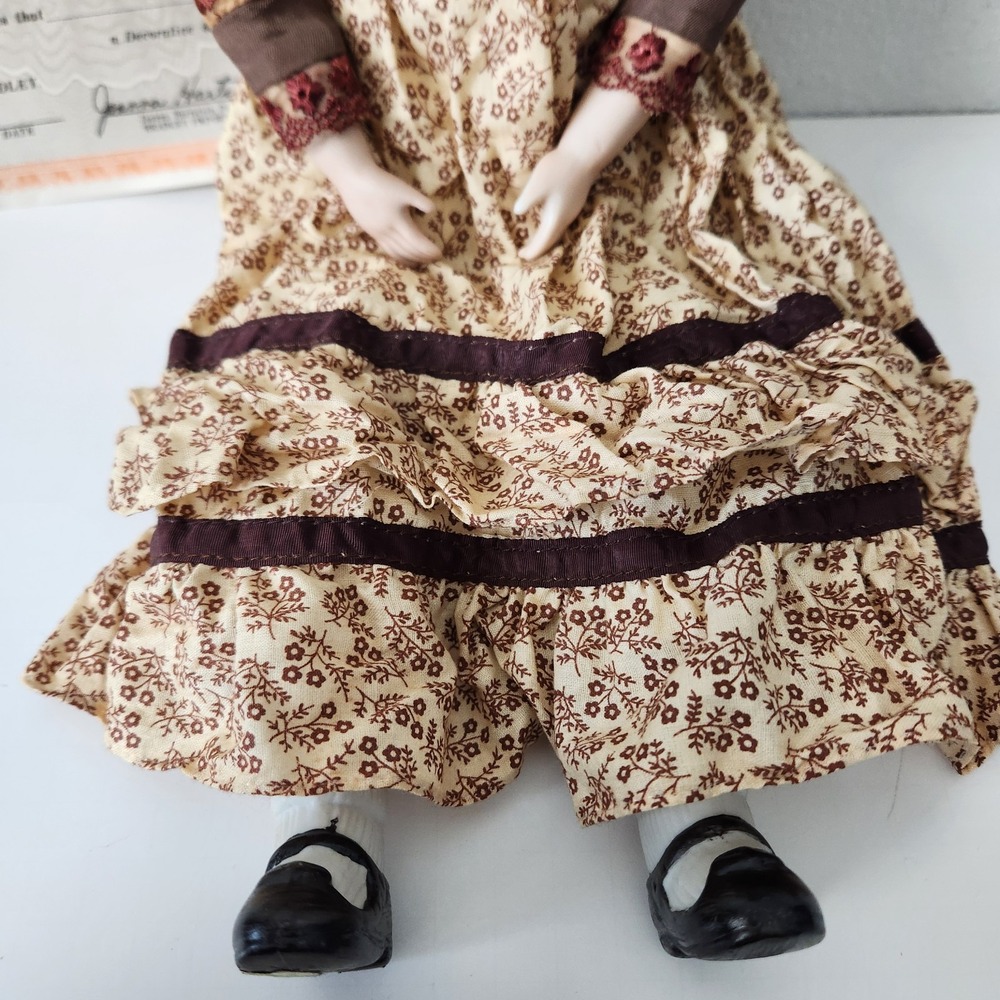 HAUNTED Collectors Porcelain Bradley Doll Blonde Hair Blue Eye Certificate BR121 - Picture 4 of 12